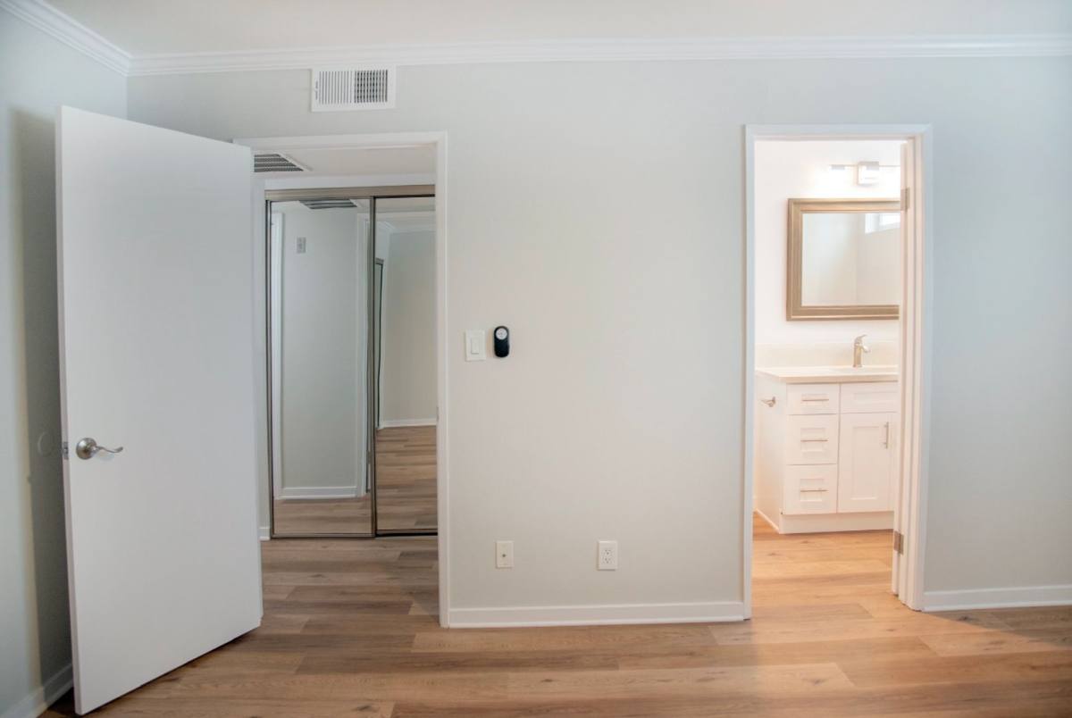 Apartment for rent at 1815 W Alameda Ave, Burbank, CA 91506