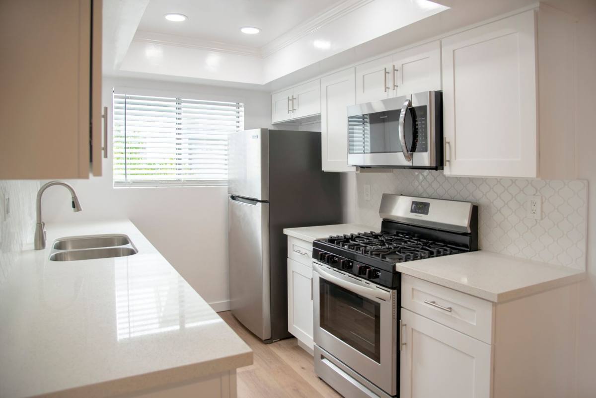Apartment for rent at 1815 W Alameda Ave, Burbank, CA 91506