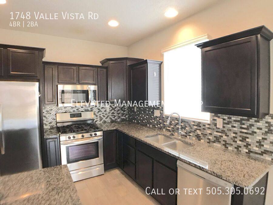 House for rent at 1748 Valle Vista Rd, Los Lunas, NM 87031