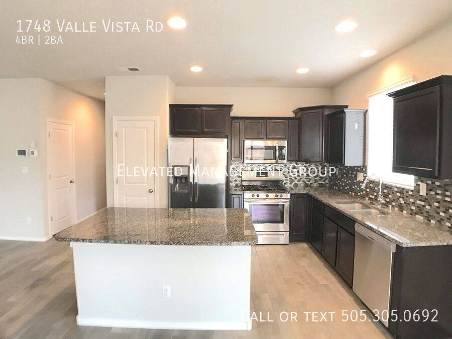 House for rent at 1748 Valle Vista Rd, Los Lunas, NM 87031