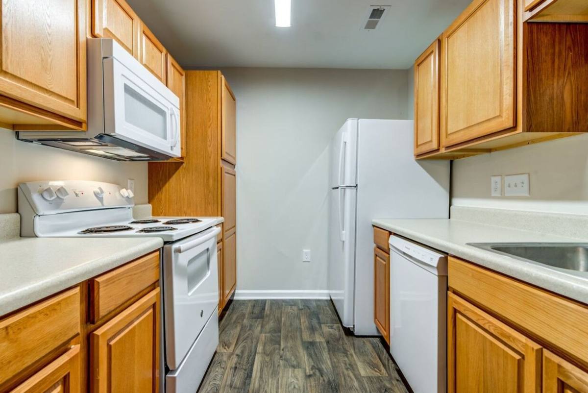 Apartment for rent at 4701 Sharon Oaks, Charlotte, NC 28212
