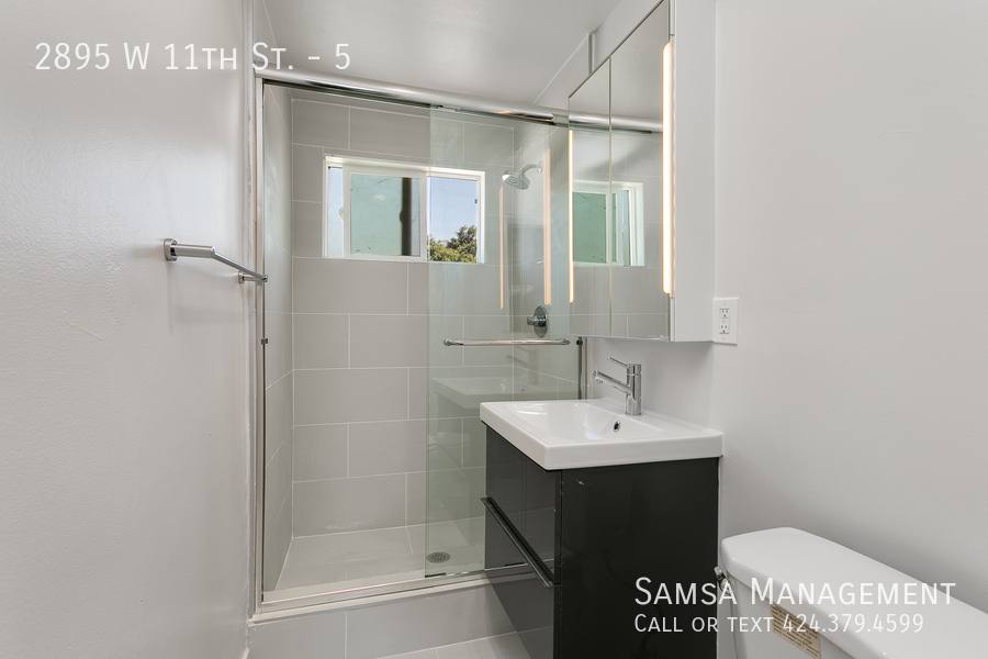 Apartment for rent at 2895 W 11th St #5, Los Angeles, CA 90006