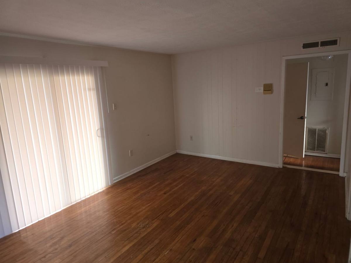 Apartment for rent at 416 W Outer Dr, Oak Ridge, TN 37830