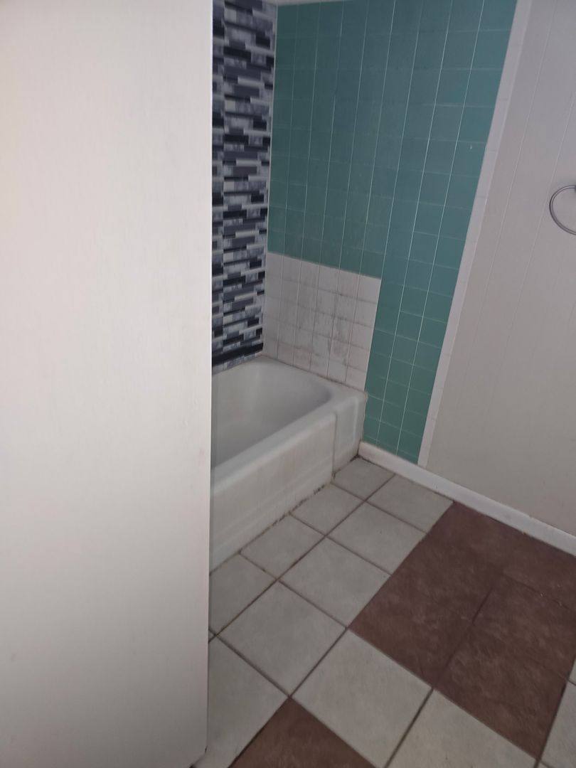 Apartment for rent at 416 W Outer Dr, Oak Ridge, TN 37830