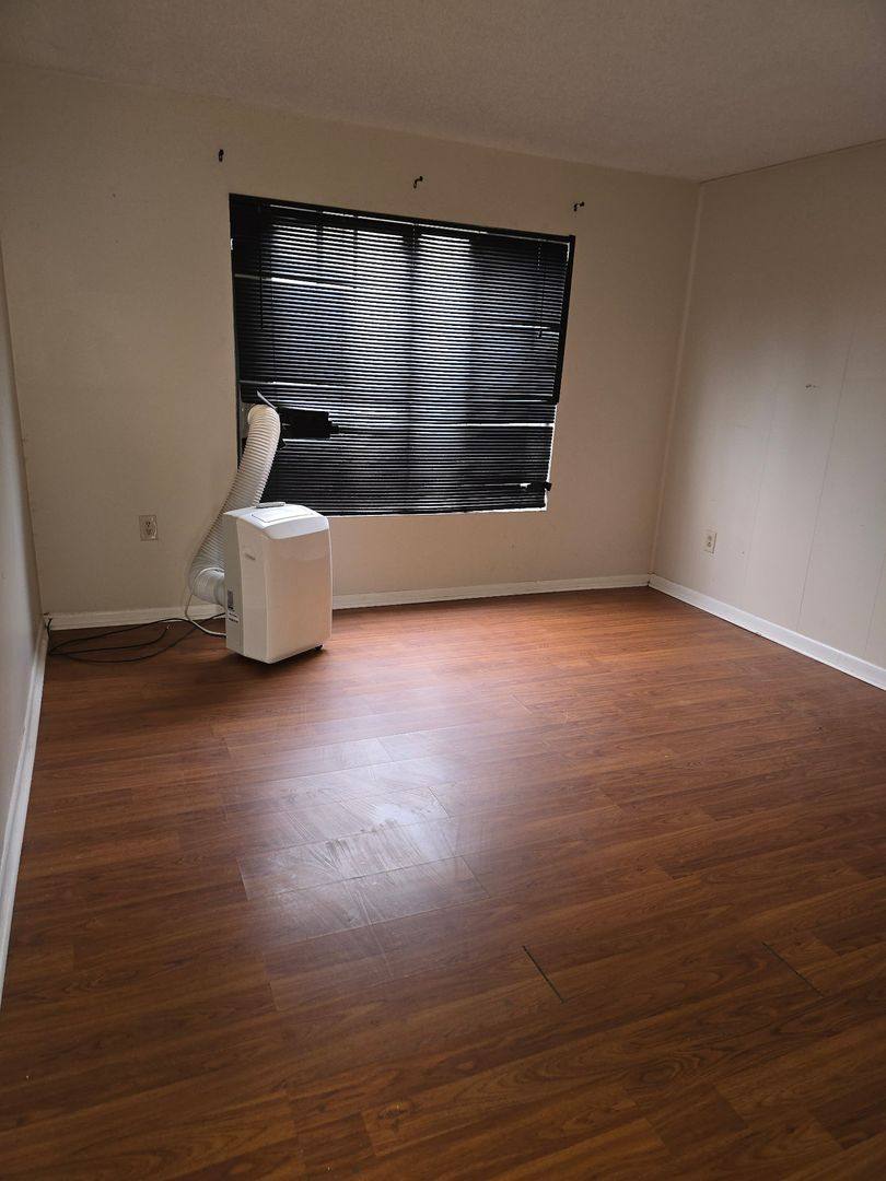 Apartment for rent at 416 W Outer Dr, Oak Ridge, TN 37830