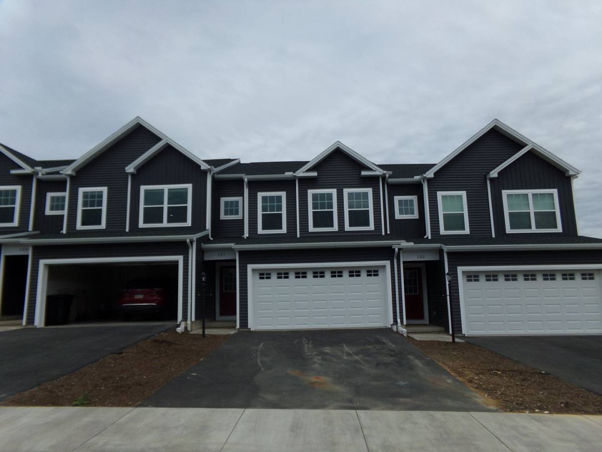 Townhouse for rent at 127 Jack Pine Way, Port Matilda, PA 16870