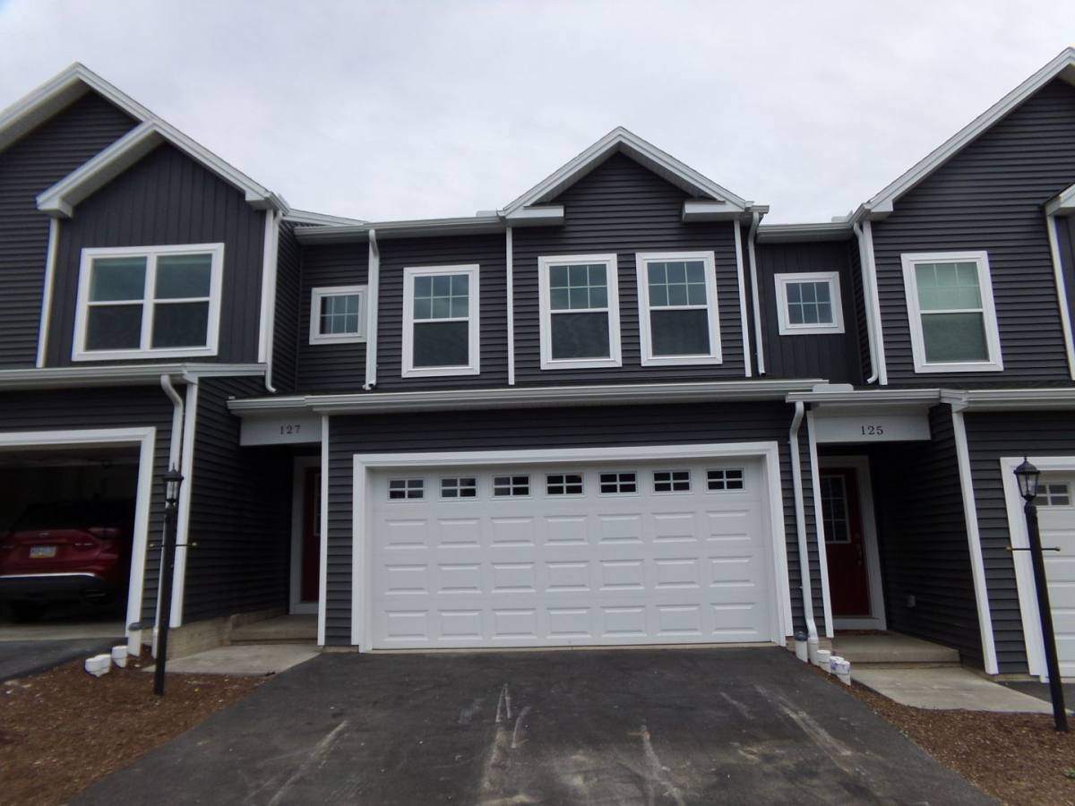 Townhouse for rent at 127 Jack Pine Way, Port Matilda, PA 16870