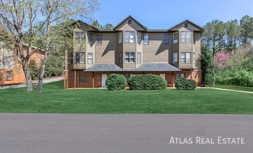 Apartment for rent at 239 Highland Park Dr, Athens, GA 30605