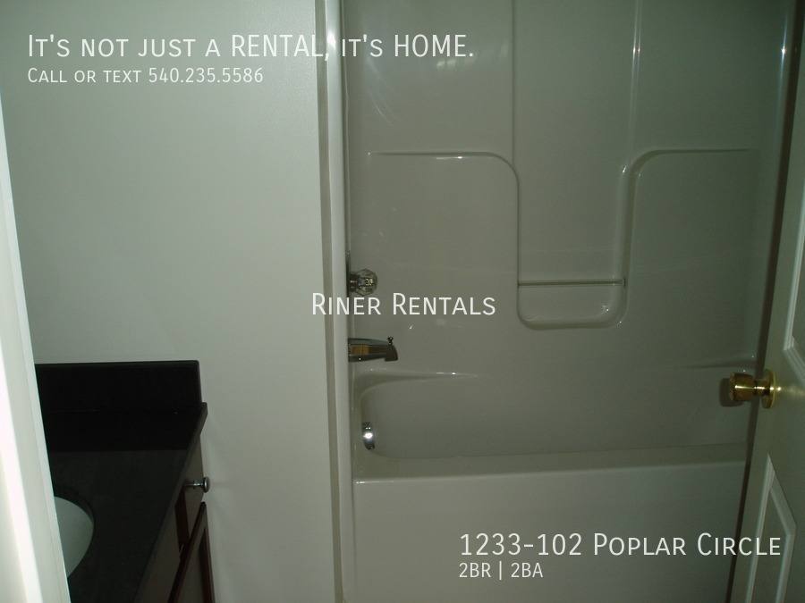Apartment for rent at 1233-102 Poplar Circle, Harrisonburg, VA 22802