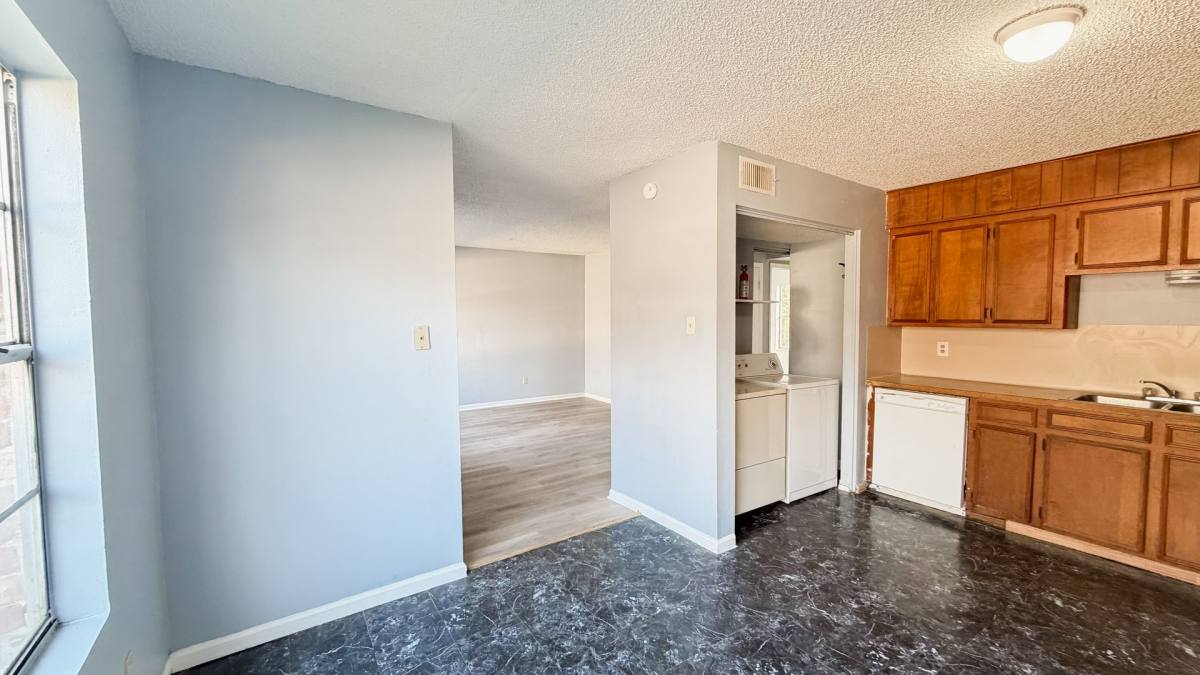 Apartment for rent at 111 S Drew St, Livingston, TX 77351
