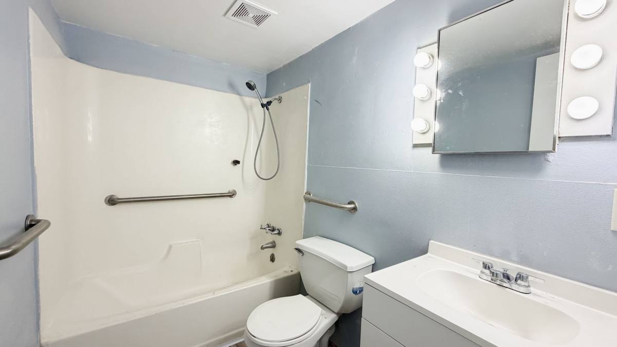 Apartment for rent at 111 S Drew St, Livingston, TX 77351