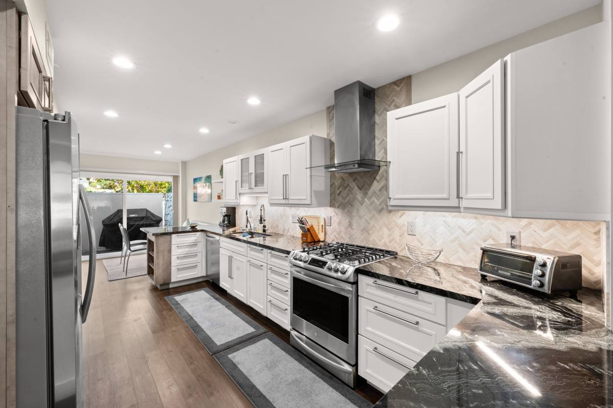 Townhouse for rent at 7025 Estrella De Mar Rd, Carlsbad, CA 92009
