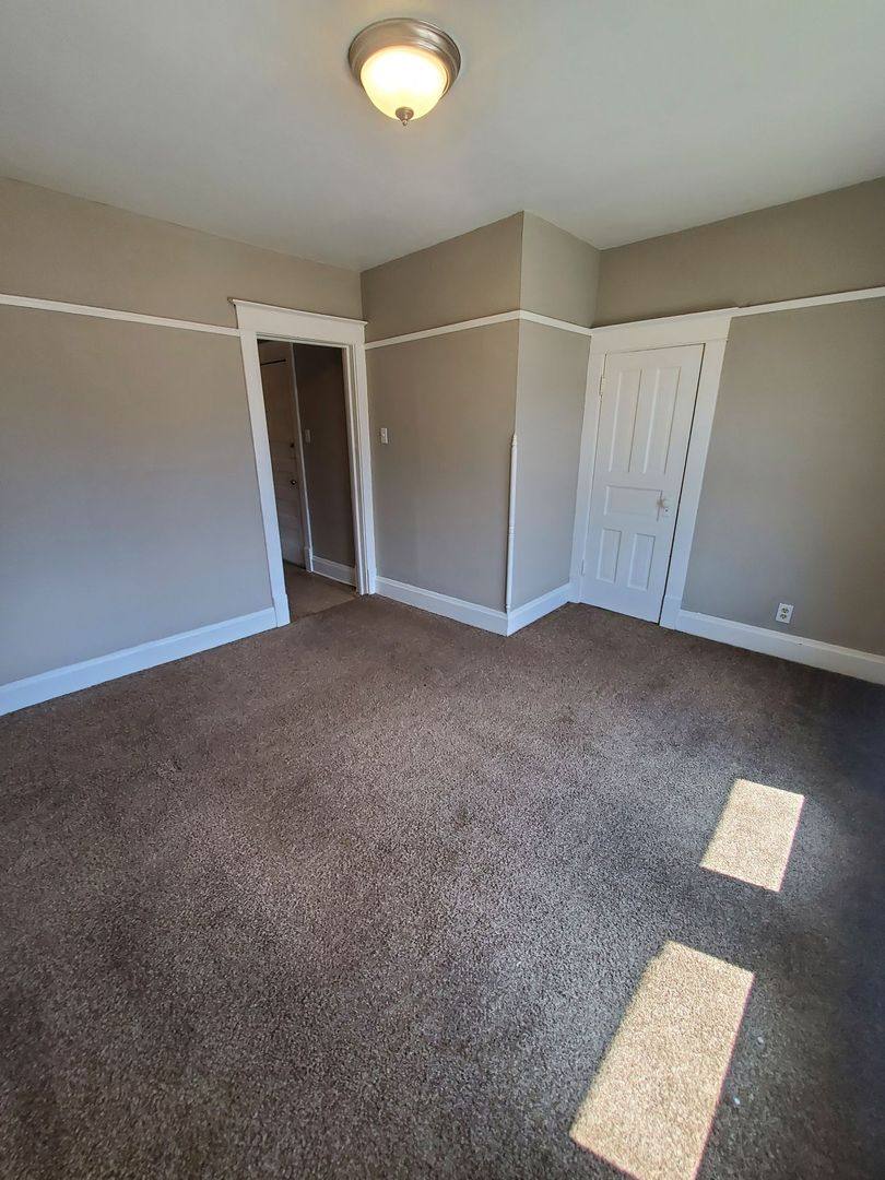 Apartment for rent at 1922-1924 53rd St, Kenosha, WI 53140