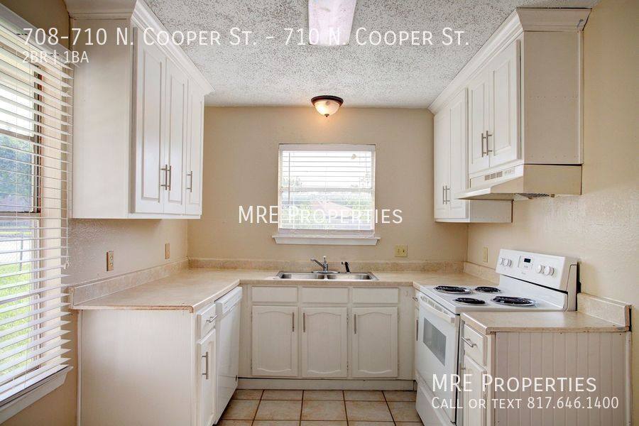 Apartment for rent at 708-710 N Cooper St 710, Arlington, TX 76011