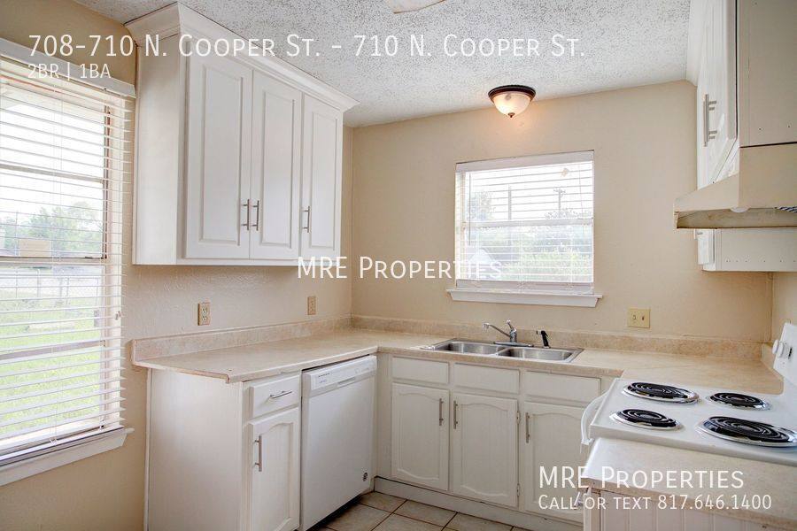 Apartment for rent at 708-710 N Cooper St 710, Arlington, TX 76011