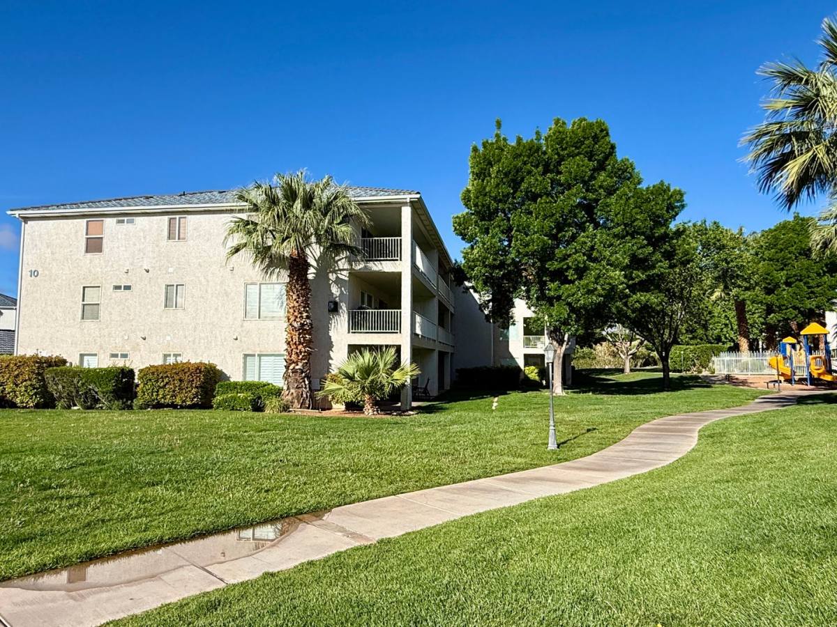 Condo for rent at 1845 W Canyon View Dr, Saint George, UT 84770