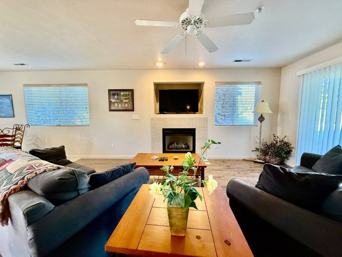 Condo for rent at 1845 W Canyon View Dr, Saint George, UT 84770