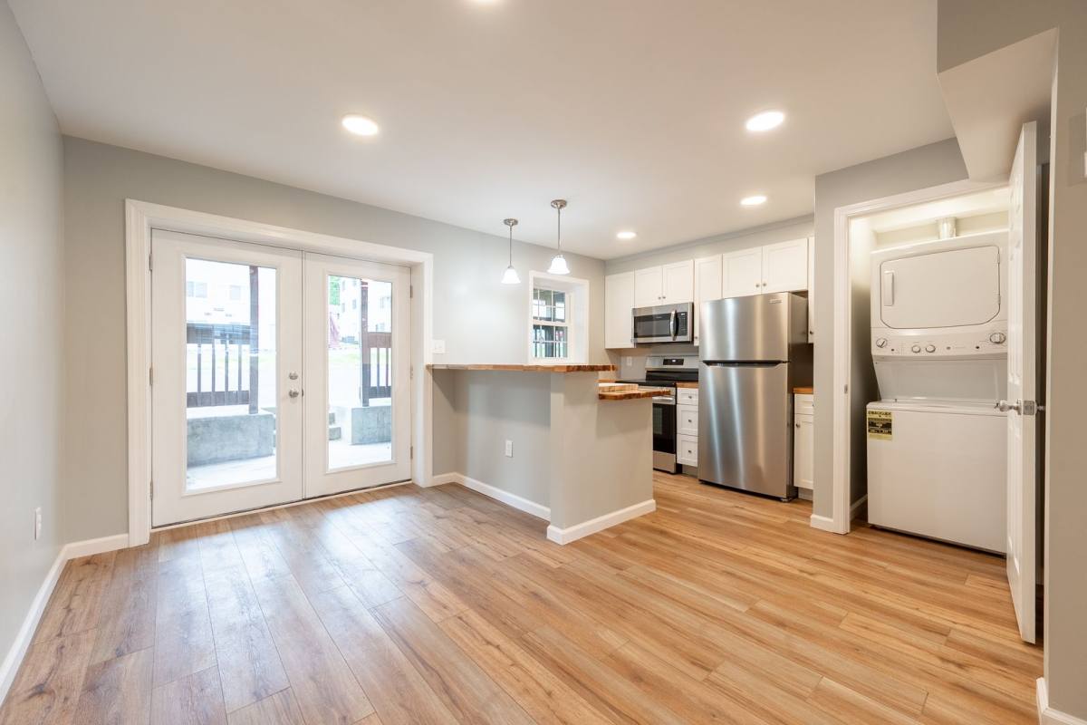 Apartment for rent at 515 Davis St, Radford, VA 24141
