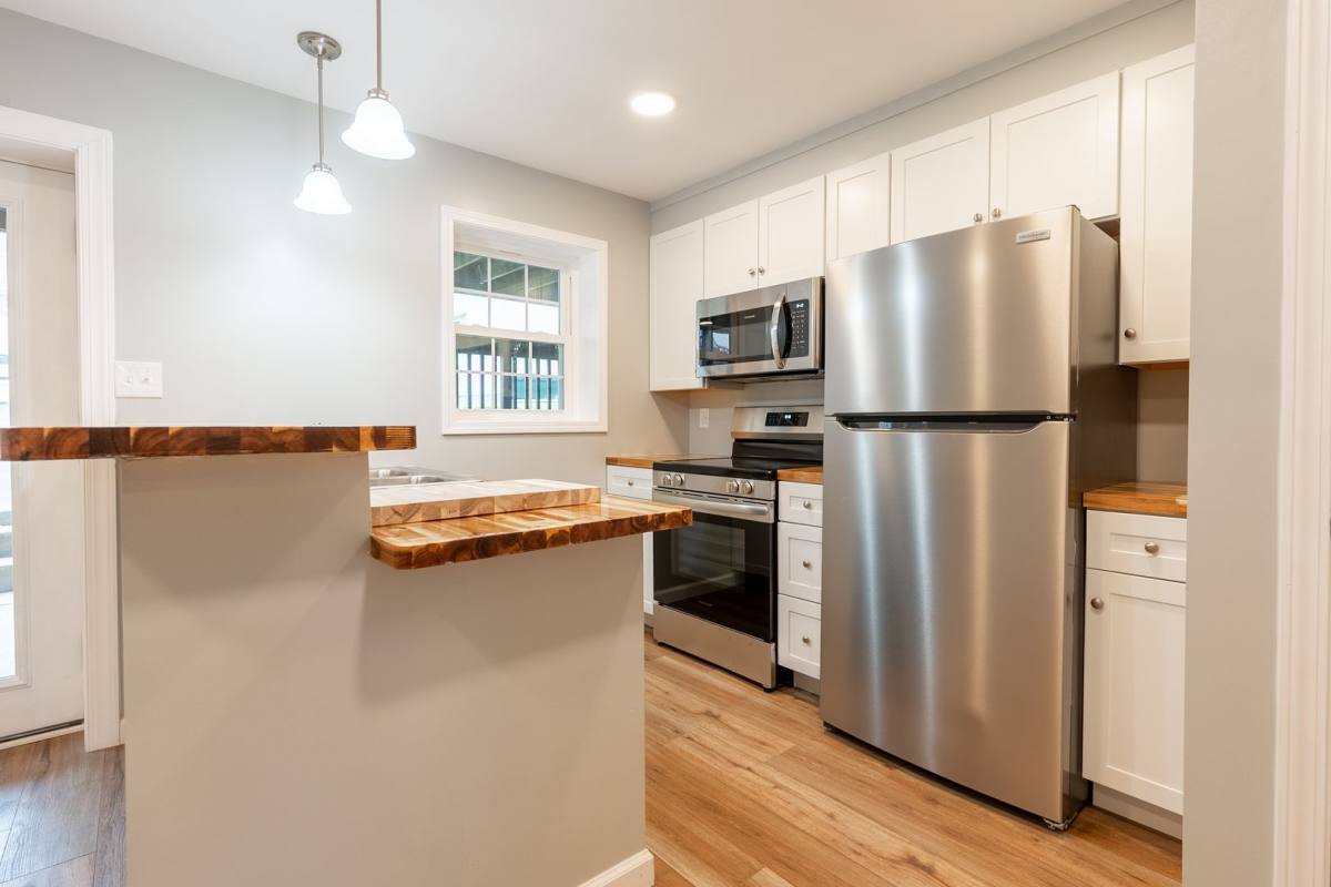 Apartment for rent at 515 Davis St, Radford, VA 24141