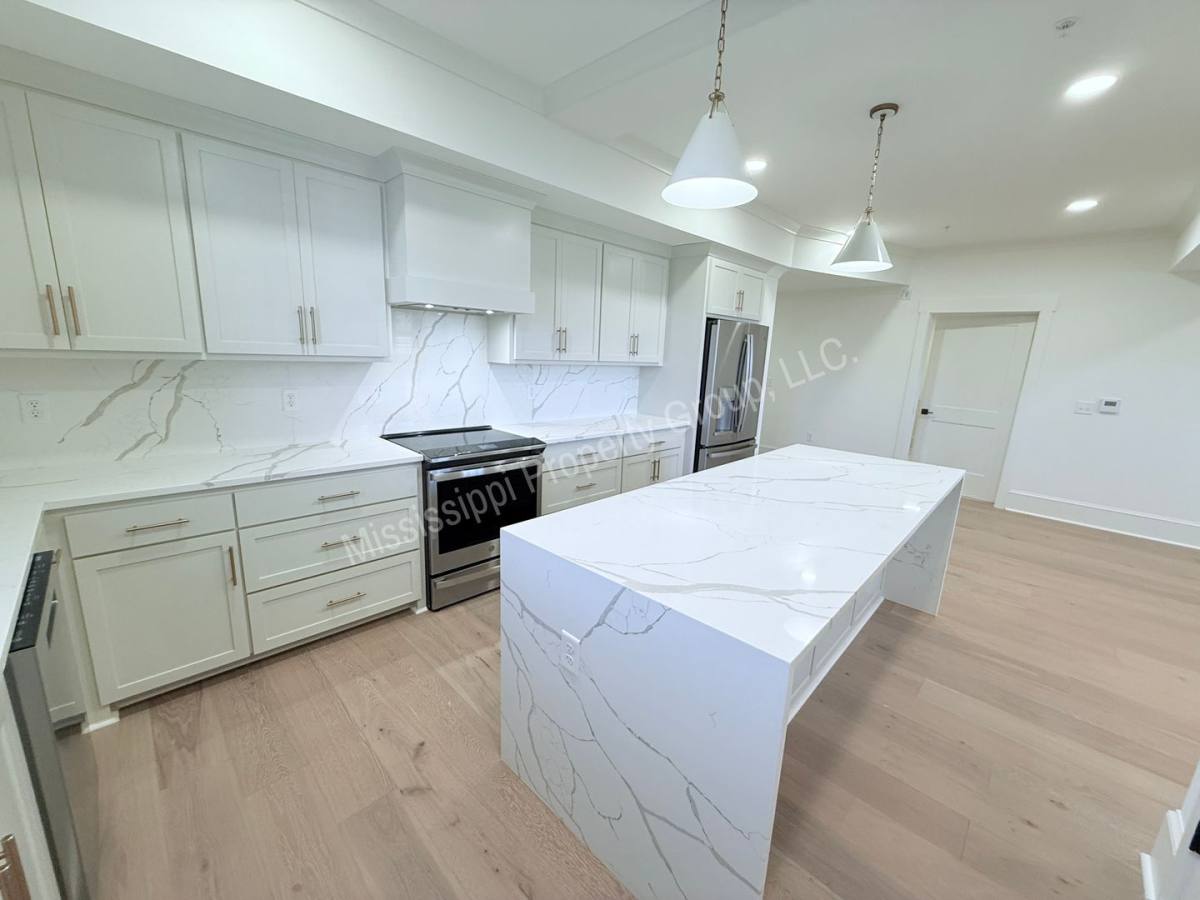 Apartment for rent at 1000 N Lamar Blvd, Oxford, MS 38655