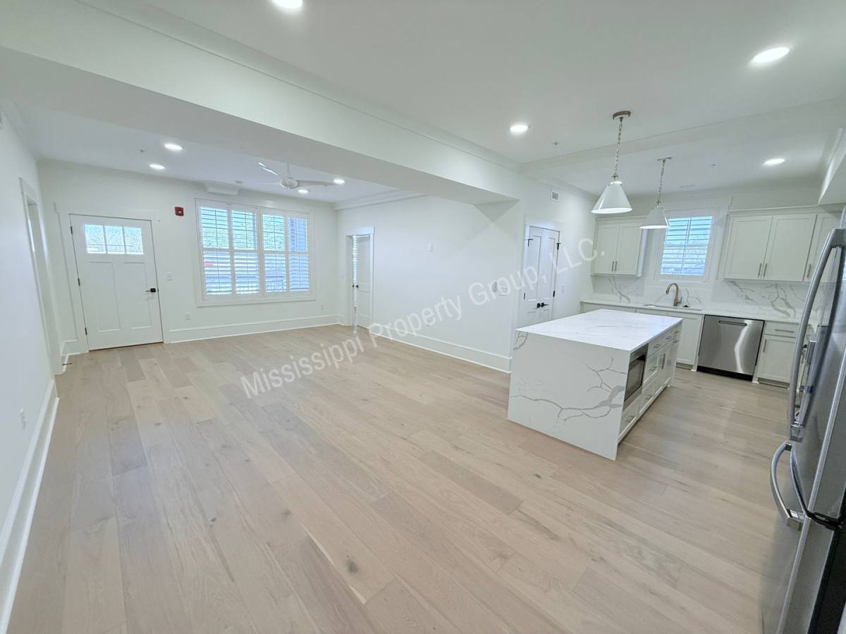 Apartment for rent at 1000 N Lamar Blvd, Oxford, MS 38655