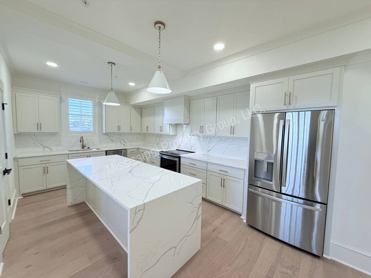 Apartment for rent at 1000 N Lamar Blvd, Oxford, MS 38655