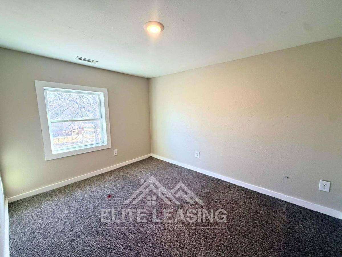 House for rent at 1027 SW Woodward Ave, Topeka, KS 66604