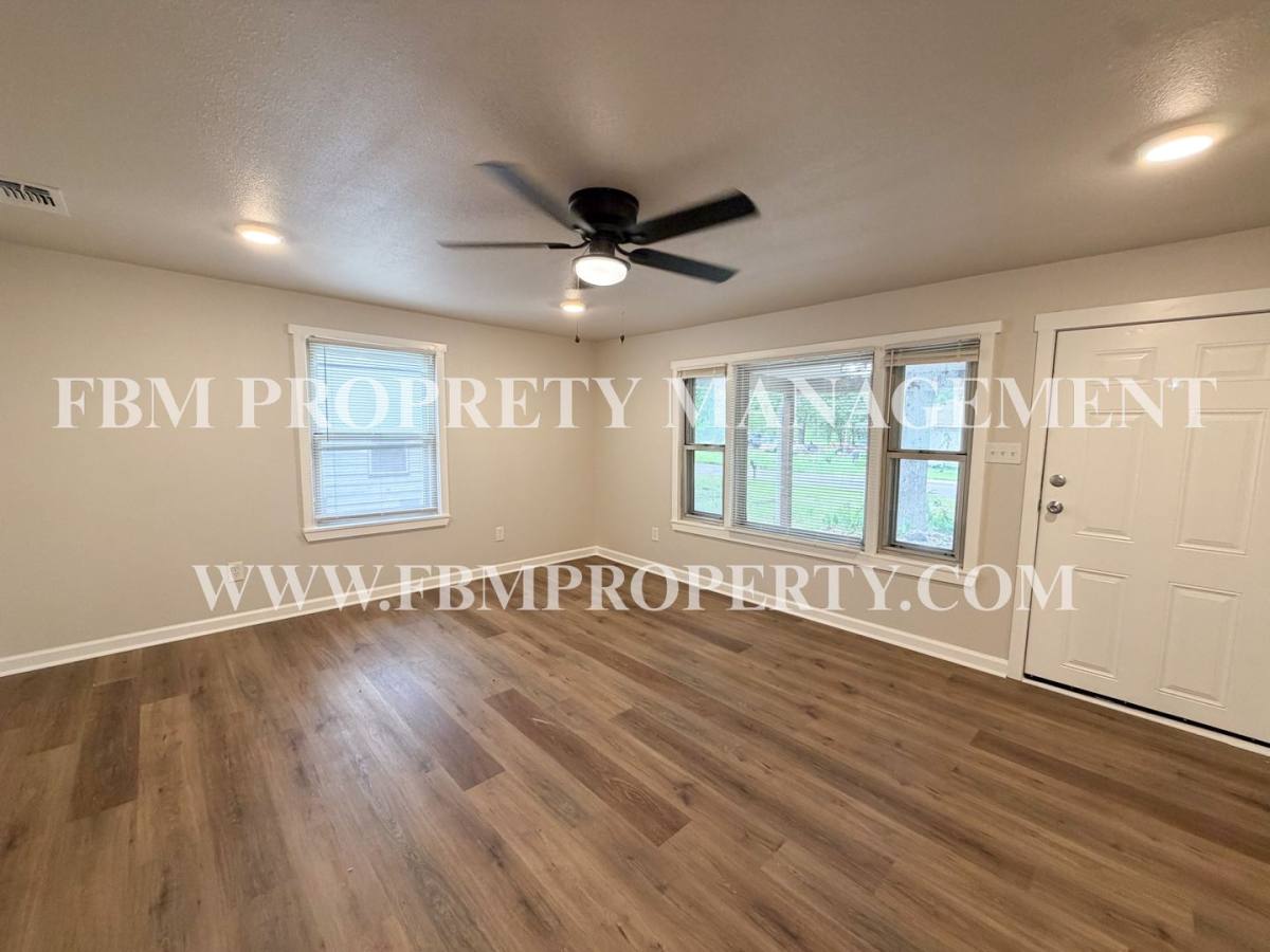 House for rent at 303 E Thompson St, Corsicana, TX 75110