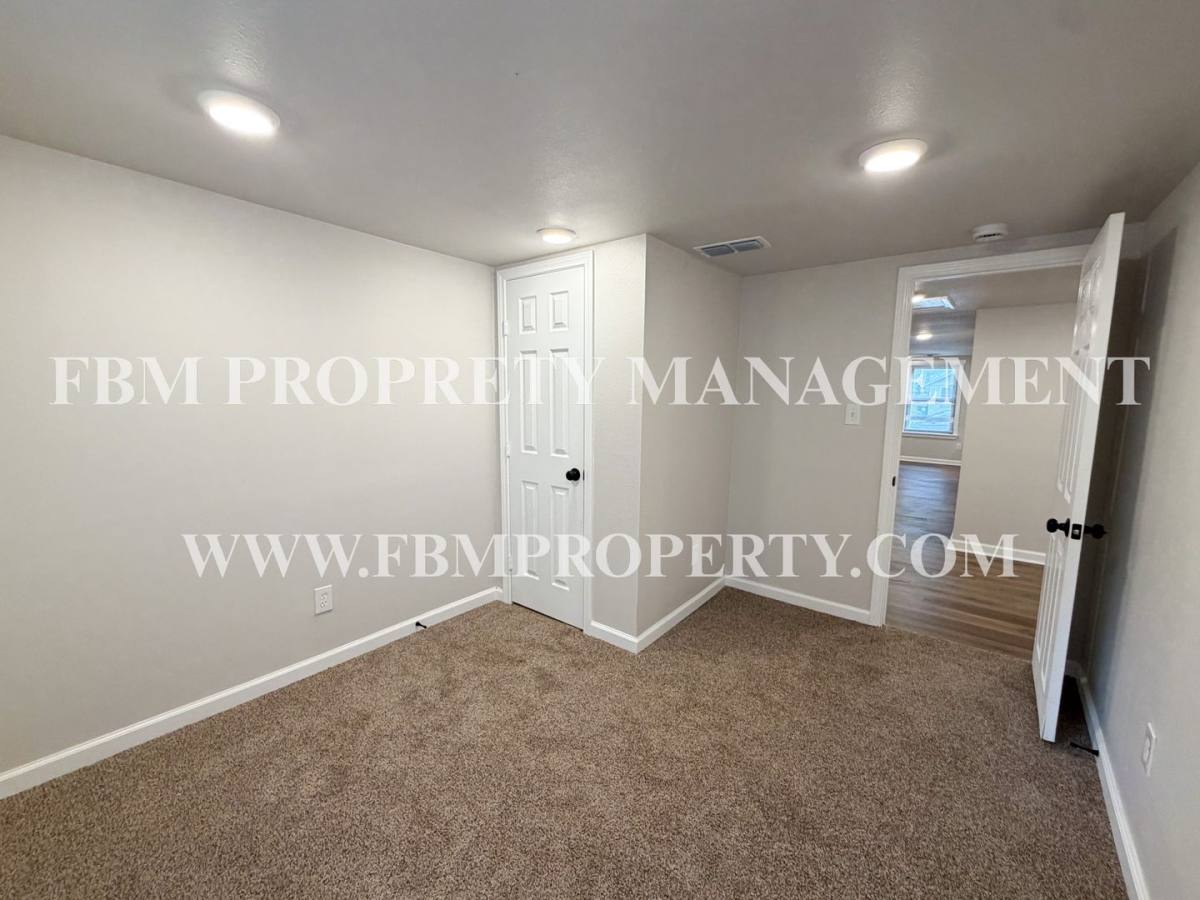 House for rent at 303 E Thompson St, Corsicana, TX 75110