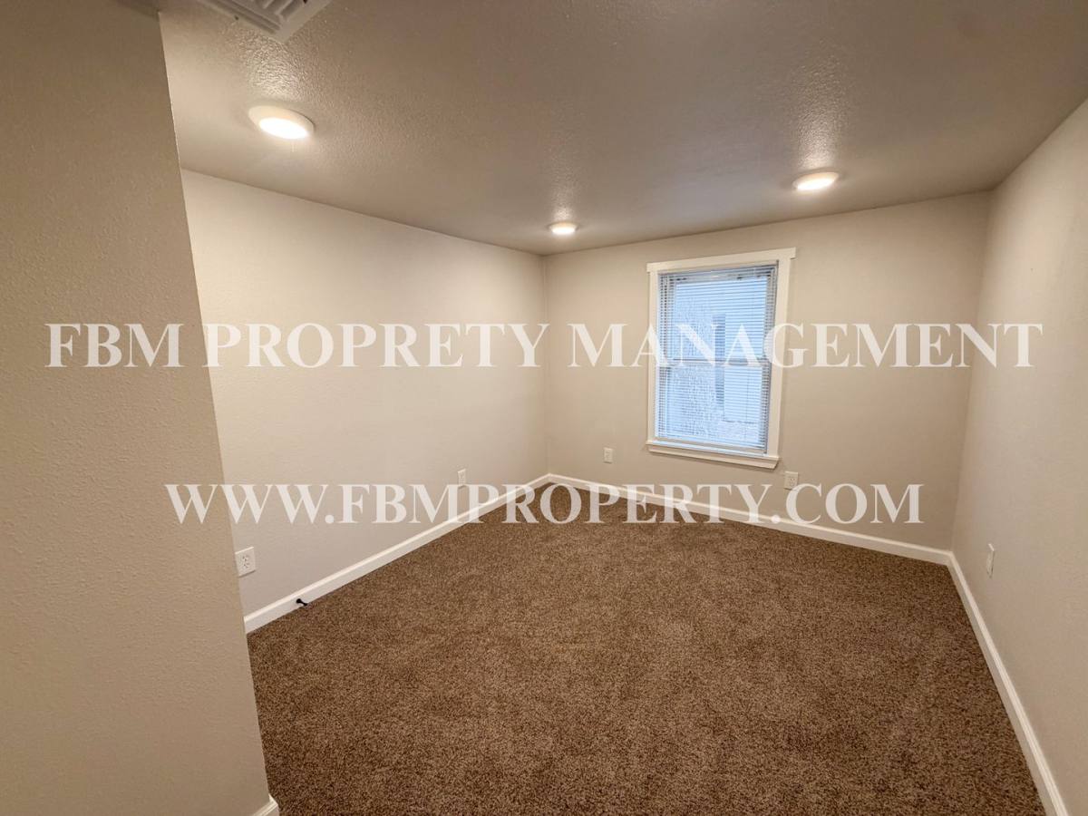 House for rent at 303 E Thompson St, Corsicana, TX 75110