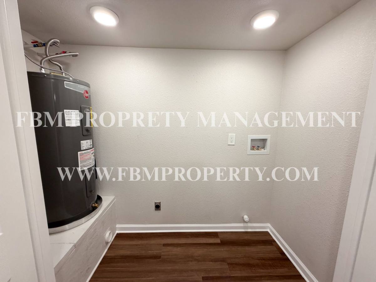 House for rent at 303 E Thompson St, Corsicana, TX 75110