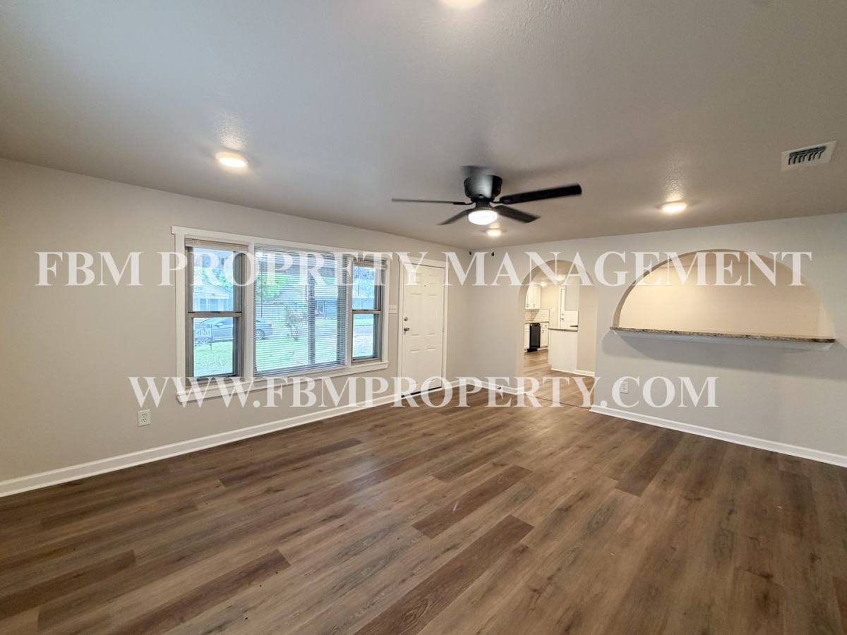 House for rent at 303 E Thompson St, Corsicana, TX 75110