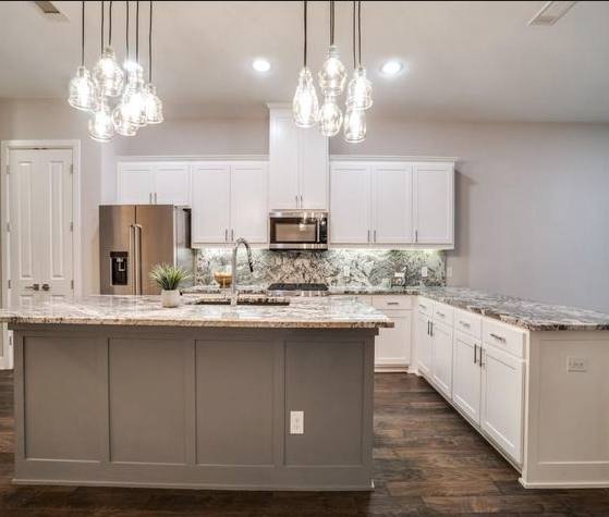Apartment for rent at 5015 Meridian #ID1622, Addison, TX 75001
