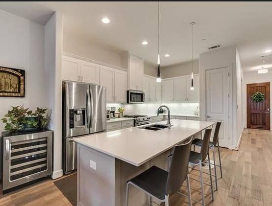 Apartment for rent at 5015 Meridian #ID1622, Addison, TX 75001