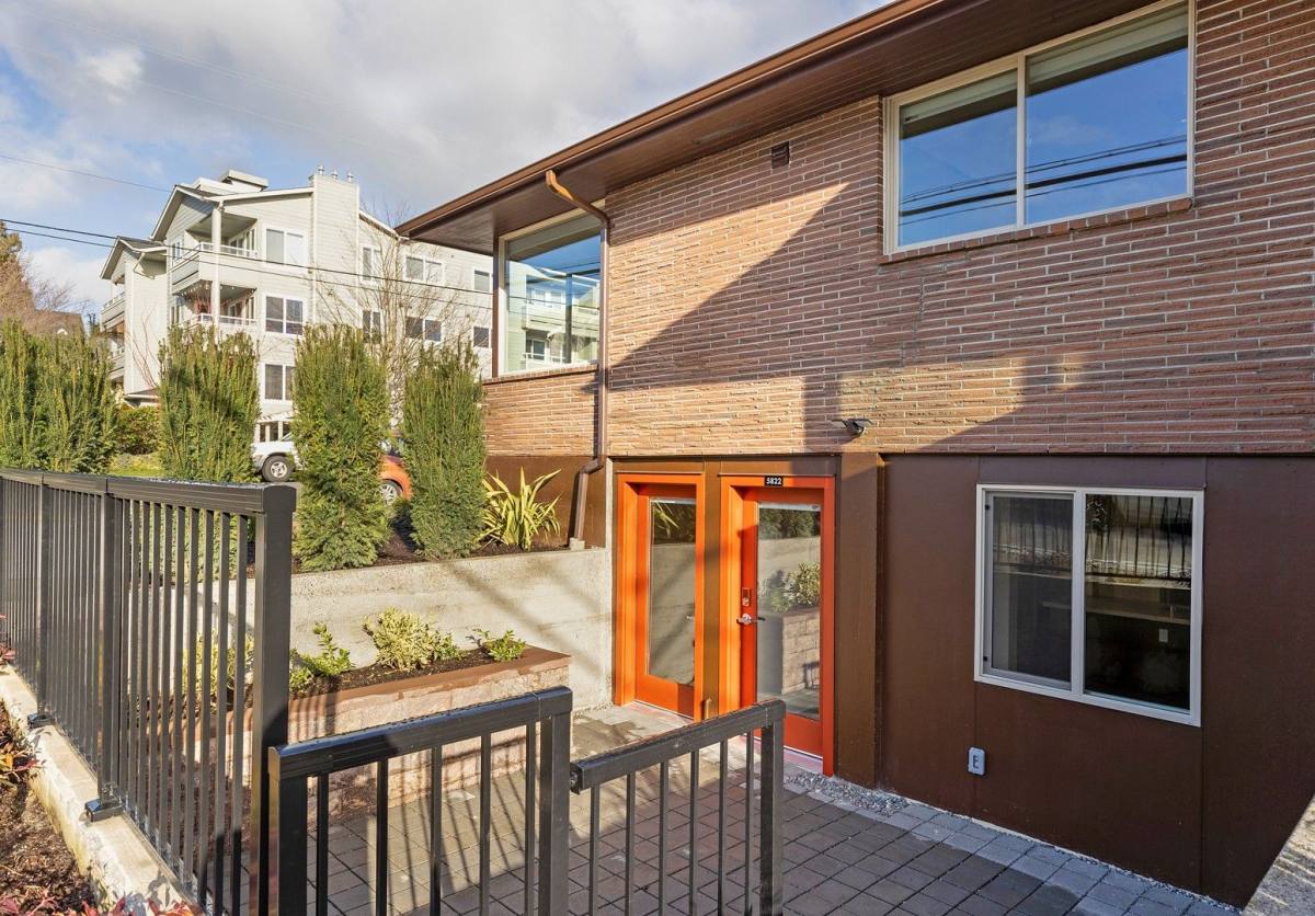 Apartment for rent at 5822 26th Ave NW, Seattle, WA 98107