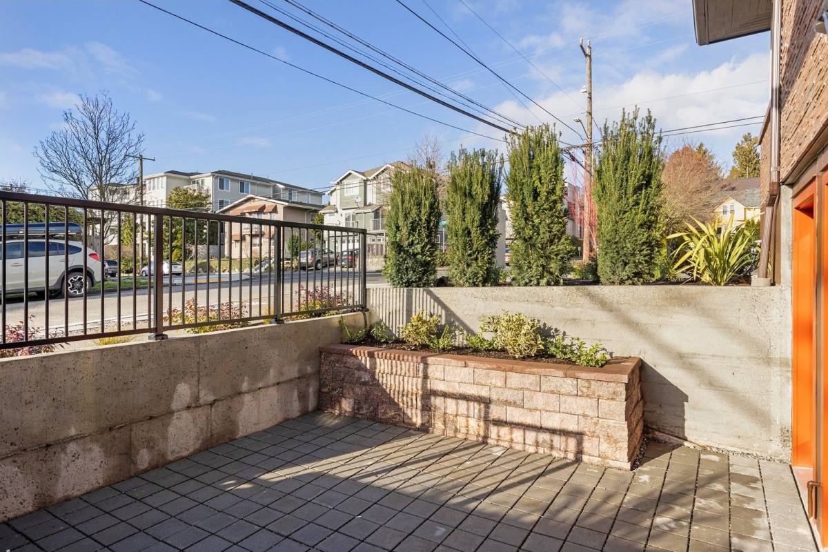 Apartment for rent at 5822 26th Ave NW, Seattle, WA 98107