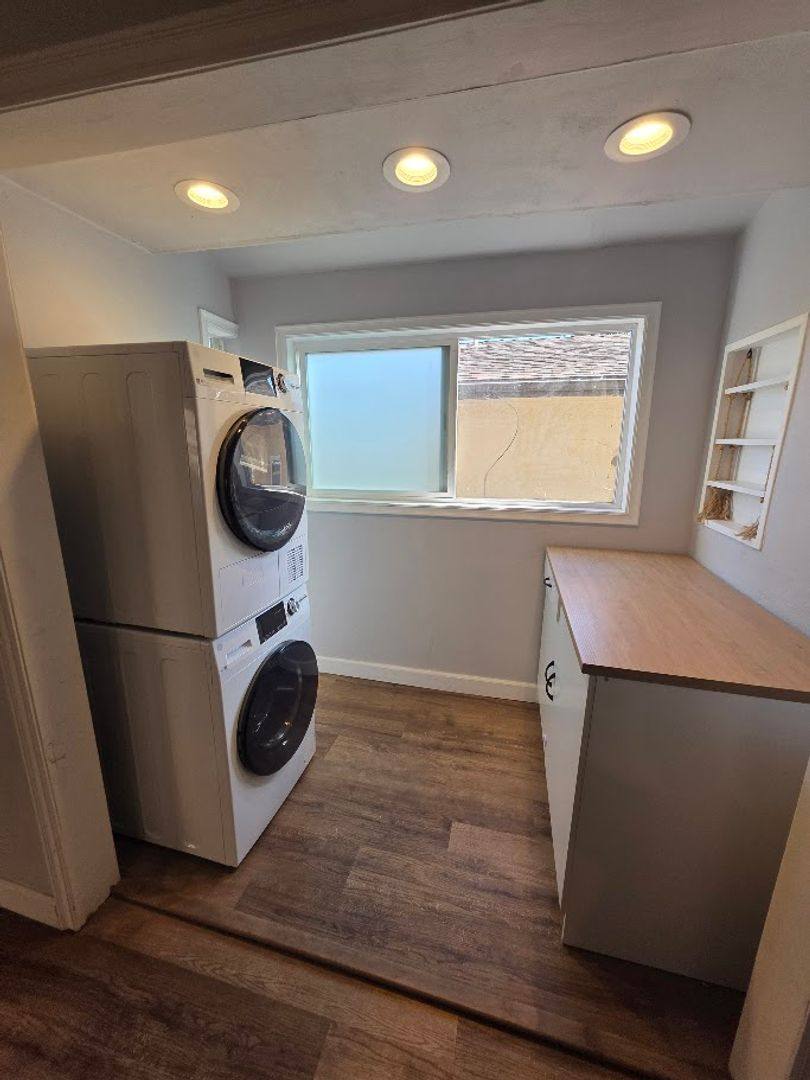Condo for rent at 436 Lime Ave, Long Beach, CA 90802