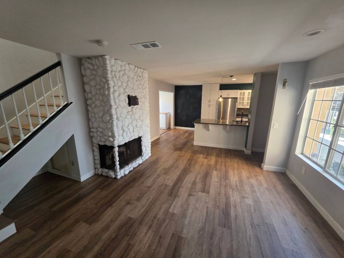 Condo for rent at 436 Lime Ave, Long Beach, CA 90802