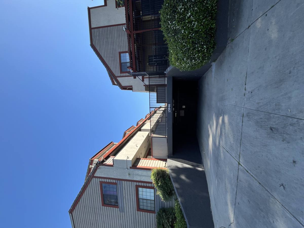 Condo for rent at 15946 Vanowen St #207, Van Nuys, CA 91406