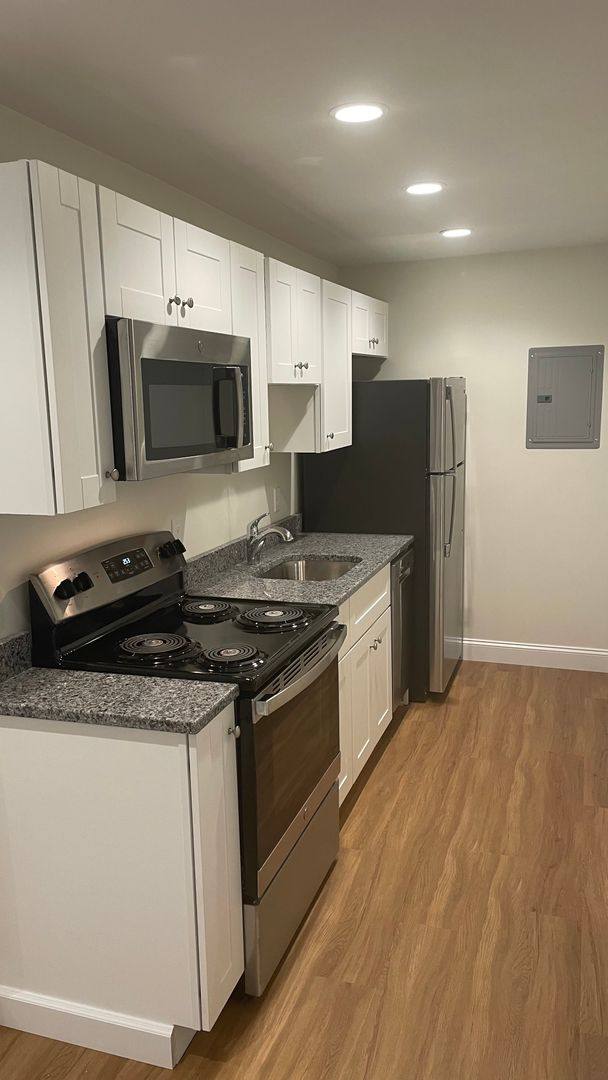 Apartment for rent at 100-106 Whitehall Rd, Amesbury, MA 01913