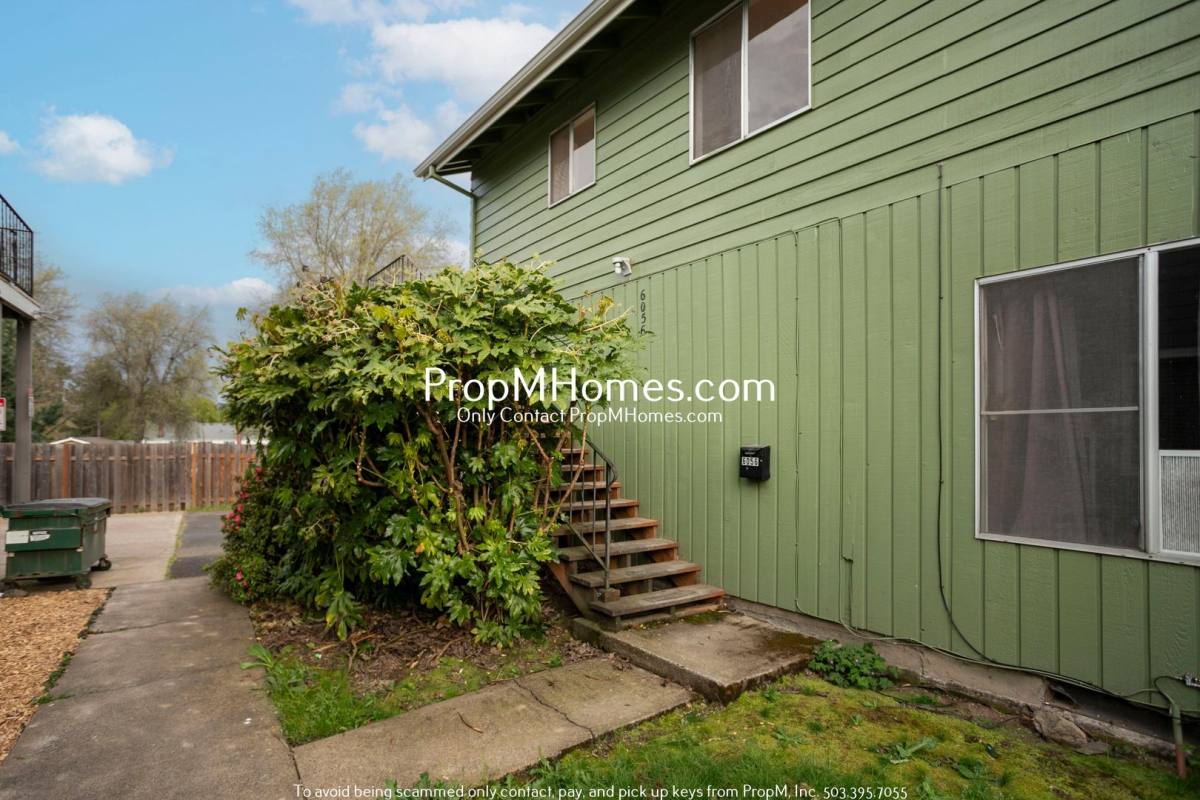 Apartment for rent at 6056 SW Valley Ave, Beaverton, OR 97008