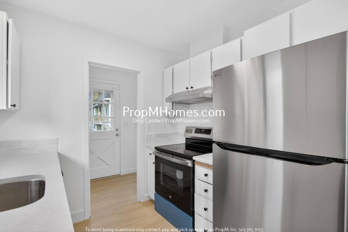 Apartment for rent at 6056 SW Valley Ave, Beaverton, OR 97008