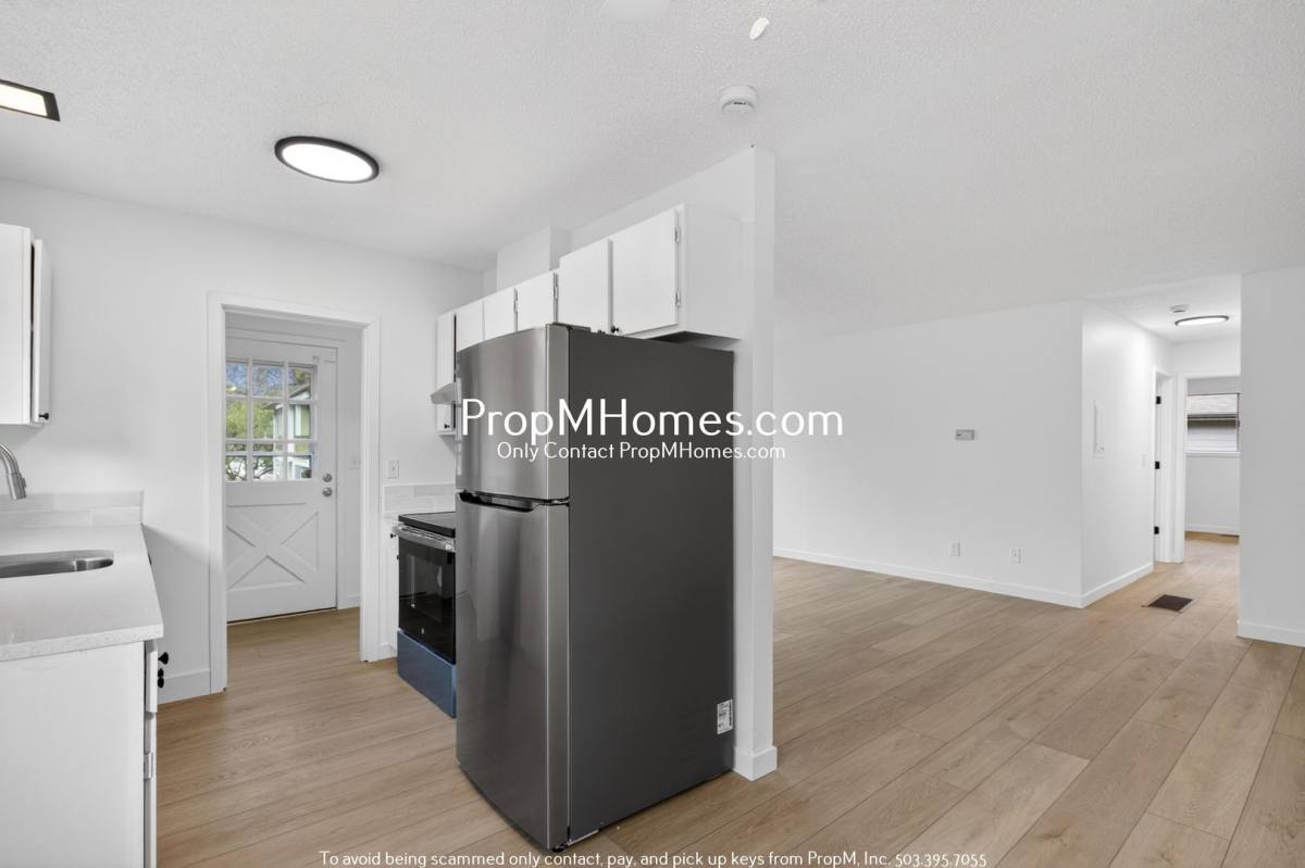 Apartment for rent at 6056 SW Valley Ave, Beaverton, OR 97008