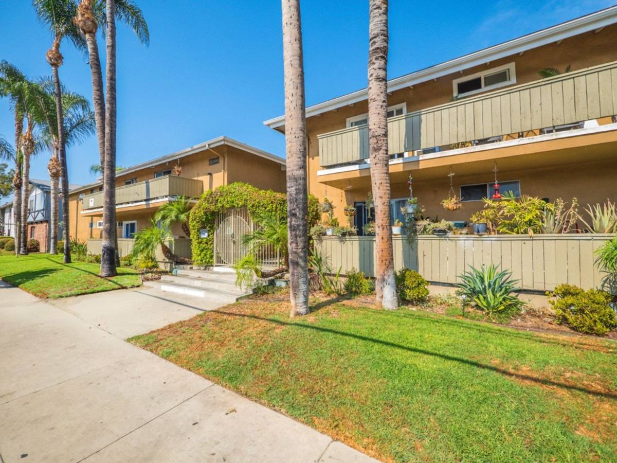 Apartment for rent at 20353 Saticoy St, Winnetka, CA 91306