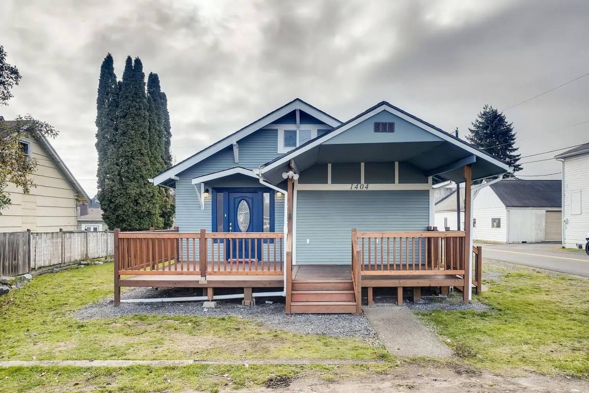 House for rent at 1404 9th St, Marysville, WA 98270