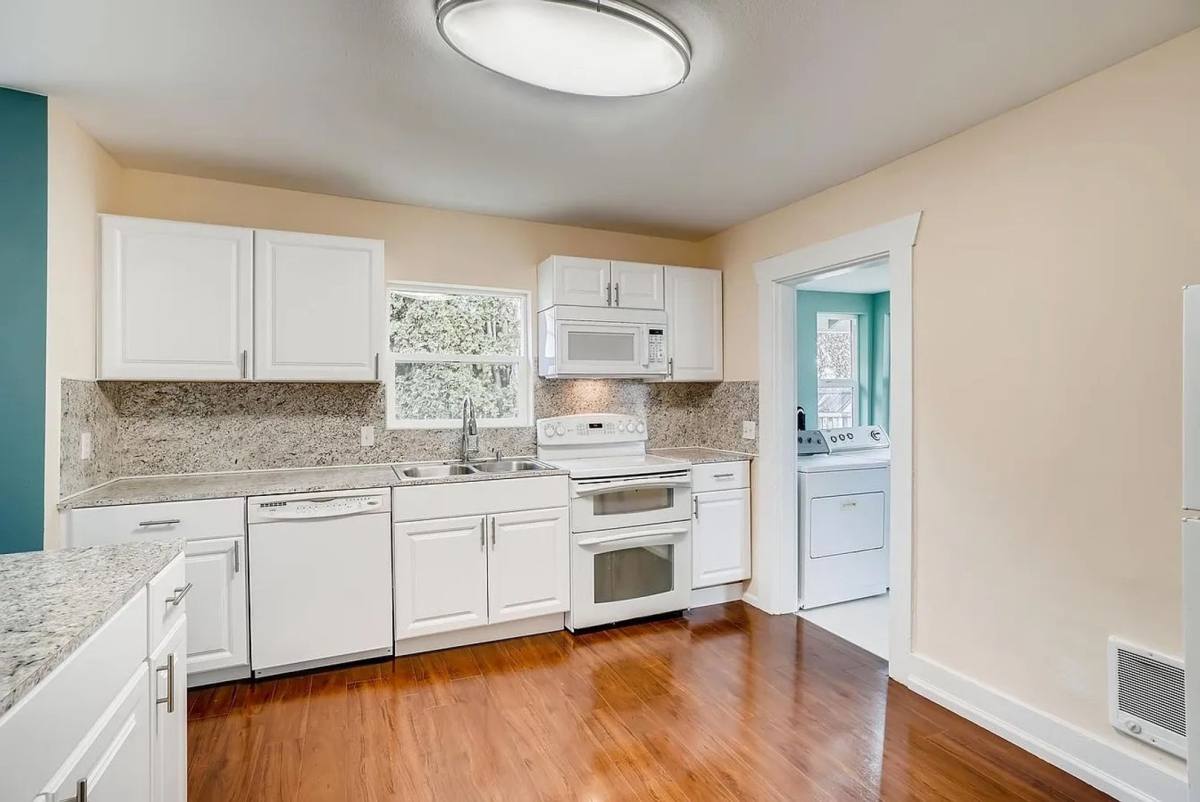 House for rent at 1404 9th St, Marysville, WA 98270