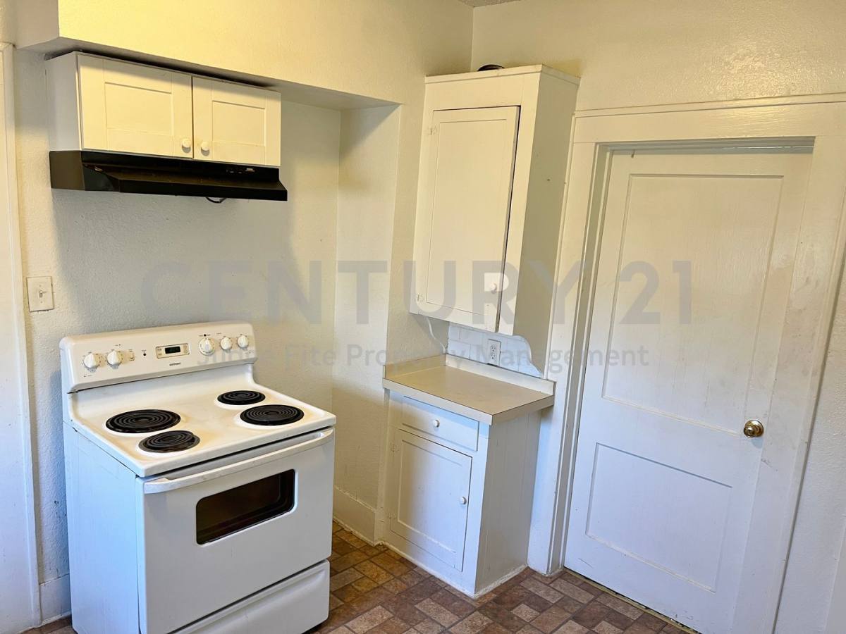 House for rent at 607 Woodbine Ave, Dallas, TX 75203