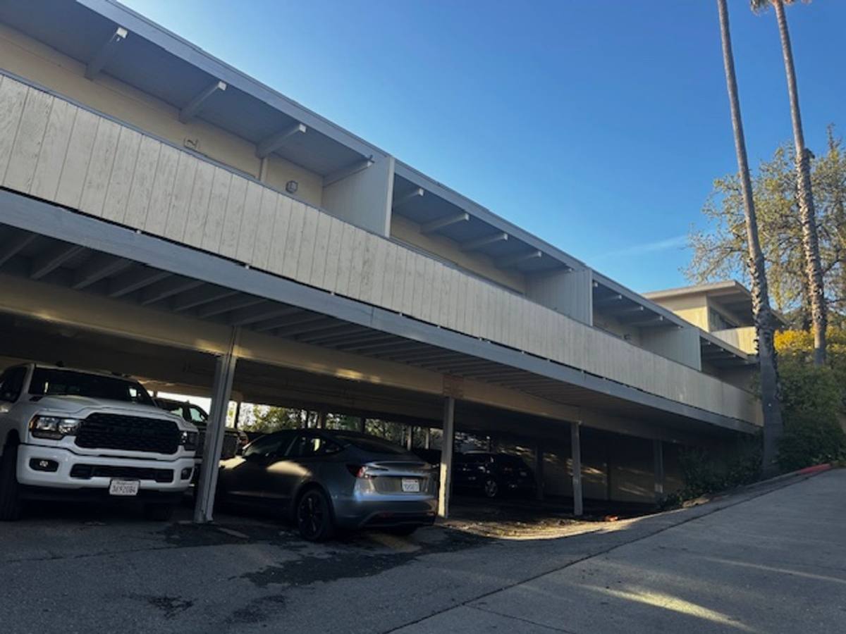 Apartment for rent at 1170 Lincoln Ave, Walnut Creek, CA 94596