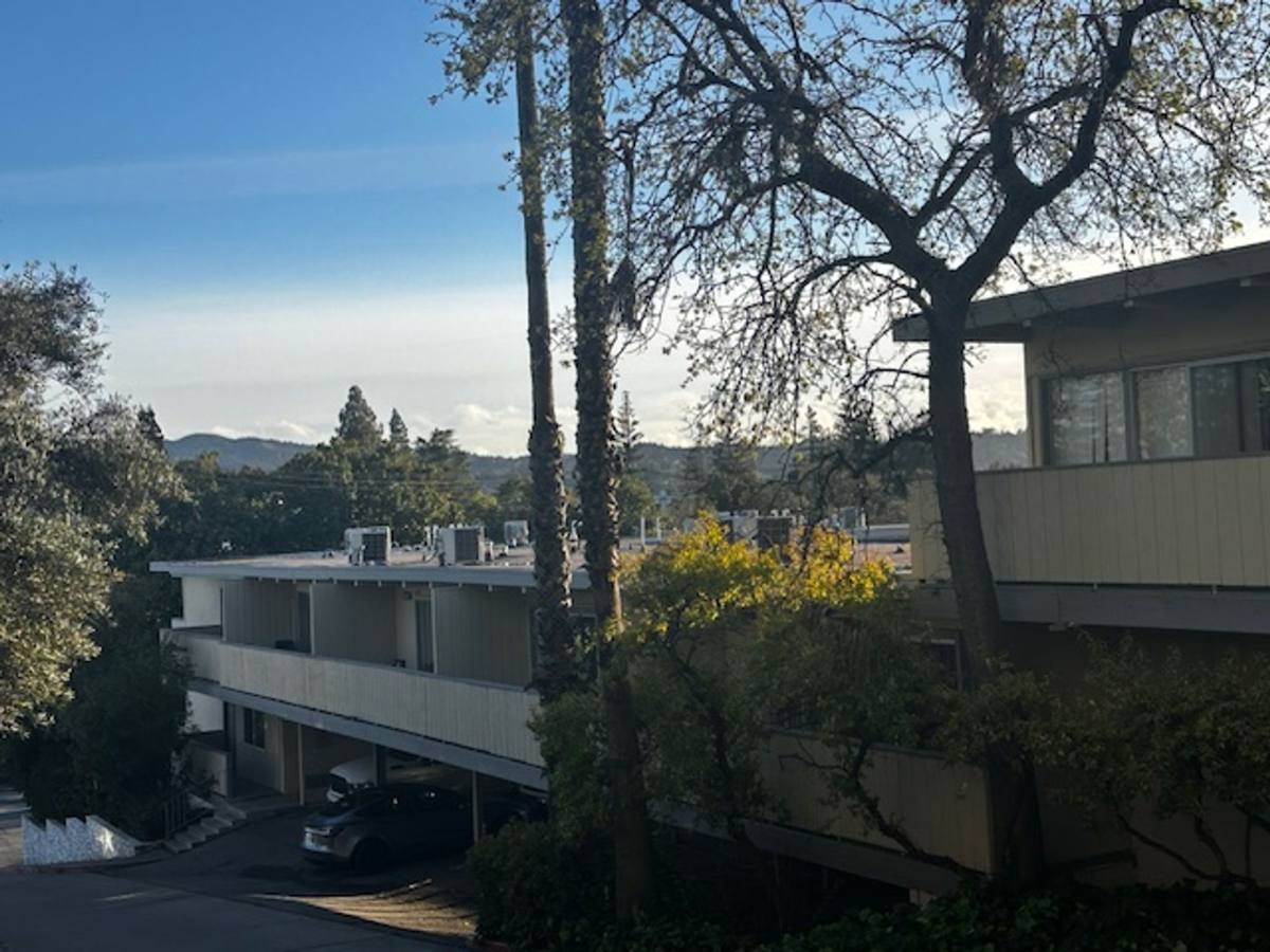 Apartment for rent at 1170 Lincoln Ave, Walnut Creek, CA 94596