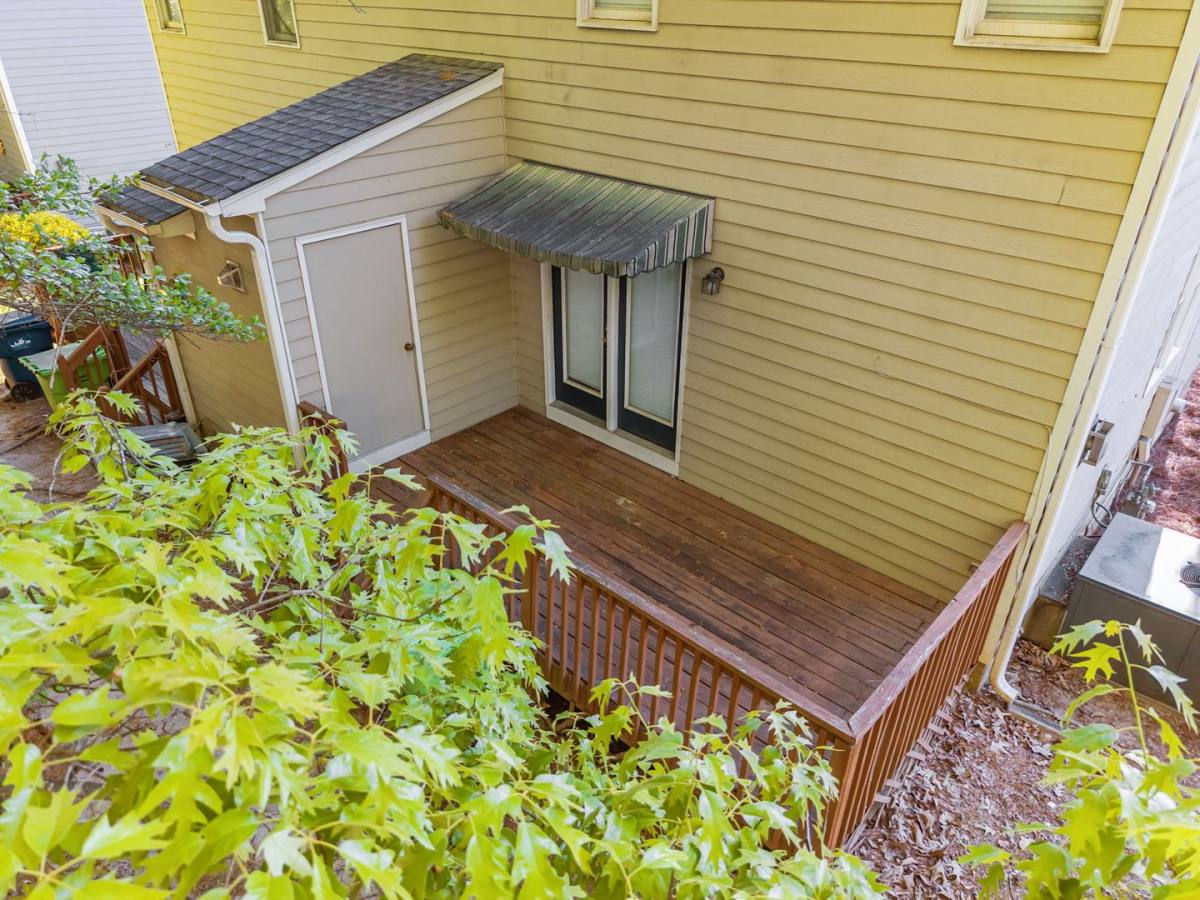 Townhouse for rent at 1601 Oakland Hills Way, Raleigh, NC 27604